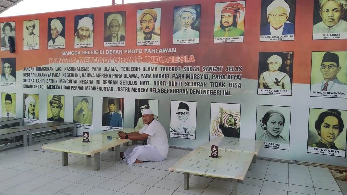 sayid__machmoed's tweet photo. Orang merdeka itu membela ide yg benar dari siapapun. Sedang budak itu membela tuannya apapun idenya

~Ibn Khaldun

Doa utk Negeri ku Indonesia:
Ya Tuhanku, jadikanlah negeri ini, negeri yg aman dan jauhkanlah aku beserta anak cucuku dari penyembahan terhadap berhala2

Ibrahim 35 https://t.co/ovjiRlGDsV