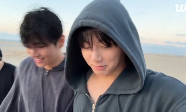 🌈💜💚KOOKVTAEKOOKBTSFOREVER𐤀 tweet media