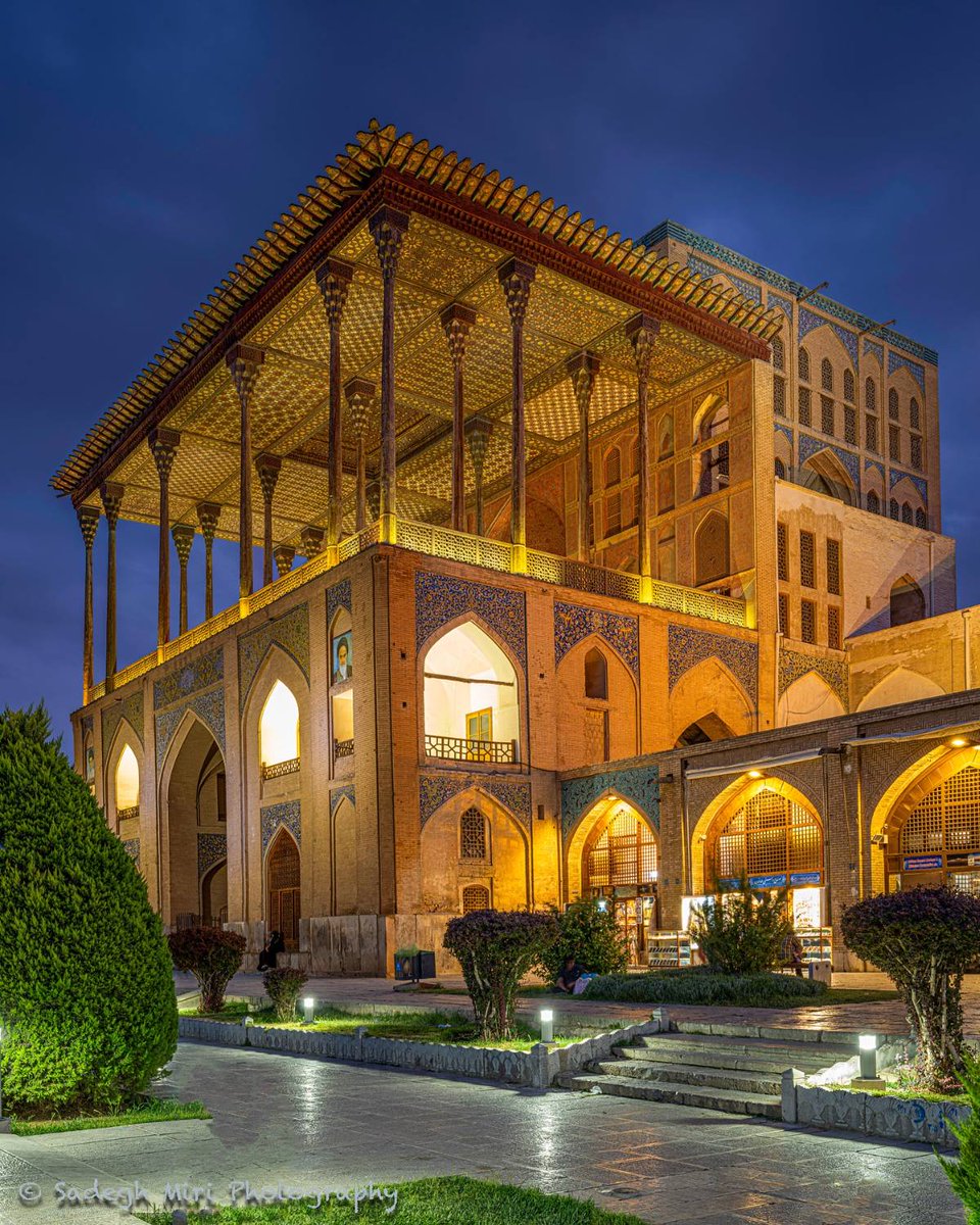 radiofarhang_ir's tweet photo. کاخ عالی قاپو اصفهان، شاهکاری در قلب نقش جهان
#beautiful_iran
#Beautiful_Places_In_Iran
#iran https://t.co/mbtUw3Pt06