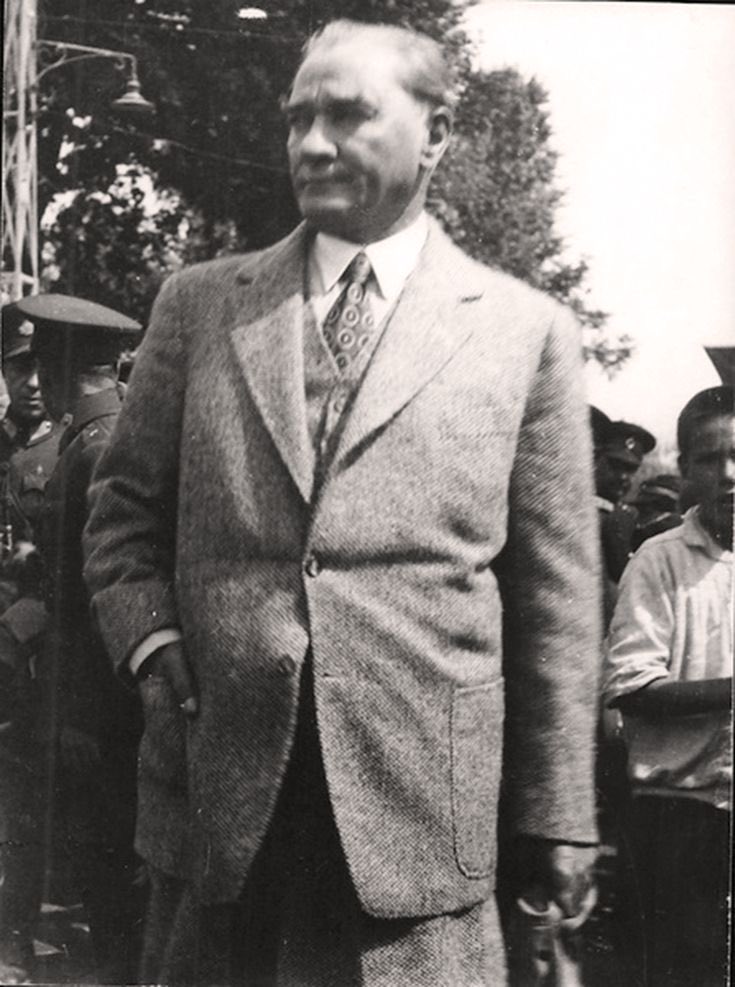 Günaydın Atatürk’ü sevenler. Gününüz güzel olsun.