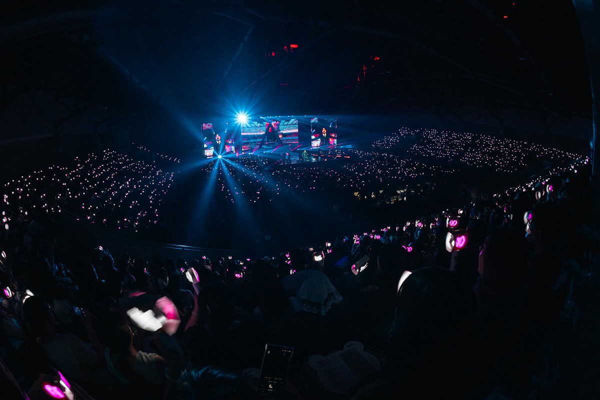 SMTOWNGLOBAL's tweet photo. 엑소 카이, 첫 솔로 투어 ‘KAION’ 亞 10개 지역 공연 성황 마무리!
로스앤젤레스 → 멕시코시티…북미 6곳 향하는 ‘월드클래스 퍼포머’

https://t.co/CTcwY1A2SM

#KAI #카이
#EXO #엑소 #weareoneEXO
#KAION #KAI_KAION
#KAI_SOLO_CONCERT_TOUR
#2025_KAI_SOLO_CONCERT_TOUR_KAION https://t.co/SFZ2Ssyhah