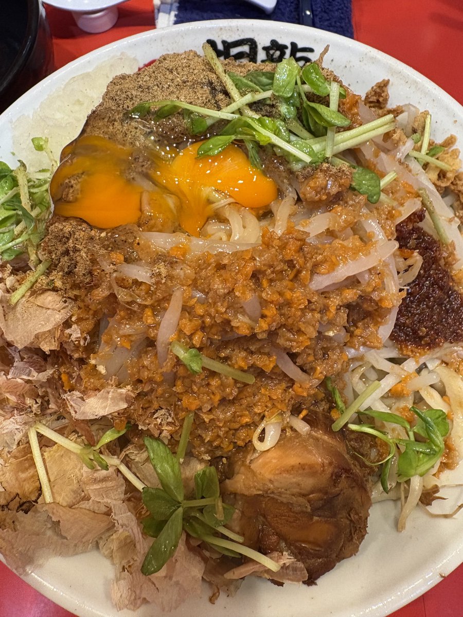 麺屋桐龍🐉104東川口本店

マスター
ショーン店長綛T君Y田君
配膳の方

仕事帰り半年休を利用して
そろそろ終了の冷たいまぜ
TYPE K選択
有料TP生卵玉ねぎ魚粉野菜増し
丼のロゴが見えない時は店からの
愛が増し増しのためそれなりの
気合いが必要💪
この味だから食べられた🤤😇
ご馳走様でした🙏