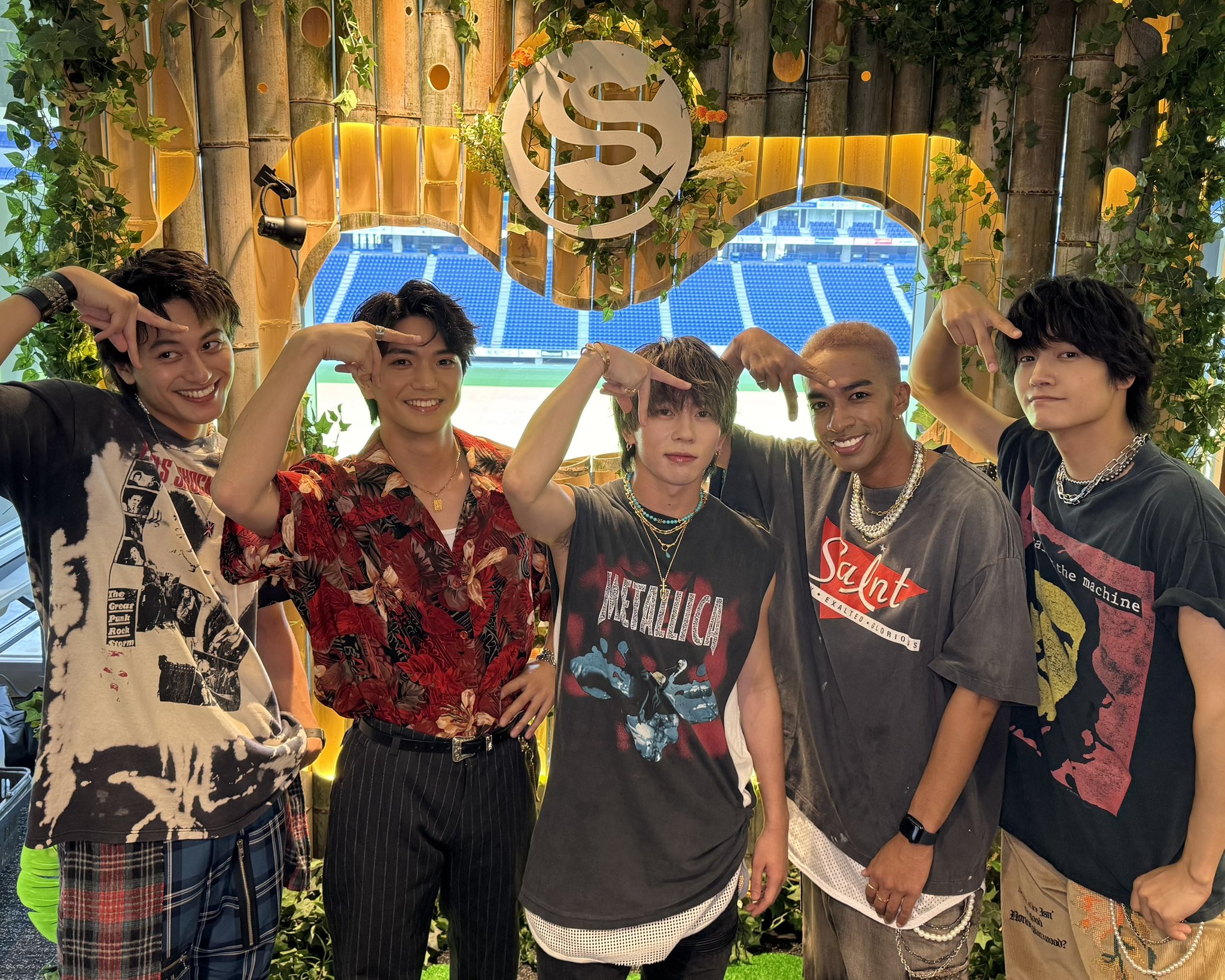 Aぇ!group デビューツアー　ピンクツイード衣装風　オーダーページ Aぇ! group デビューツアー ピンクツイード衣装風 オーダー