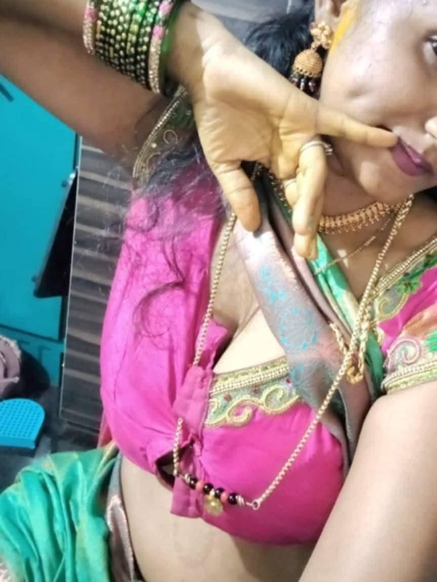 sandhiya2uu's tweet photo. முலை தரிசனம் கேட்டான் ஒருத்தன் காட்டுன ஒடனே அடிச்சு ஊத்திட்டான்✊📷 https://t.co/aEuAPMdPnf