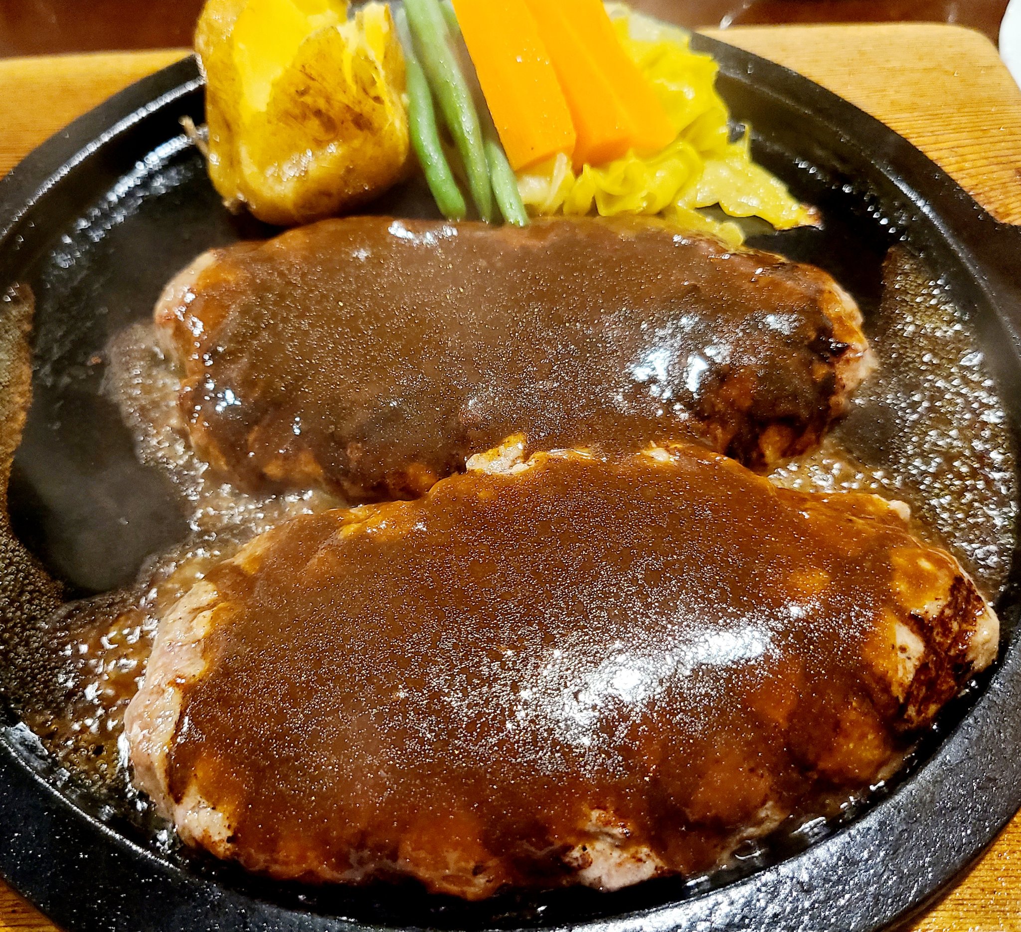 炭火ハンバーグステーキジョージ - Cerca / X