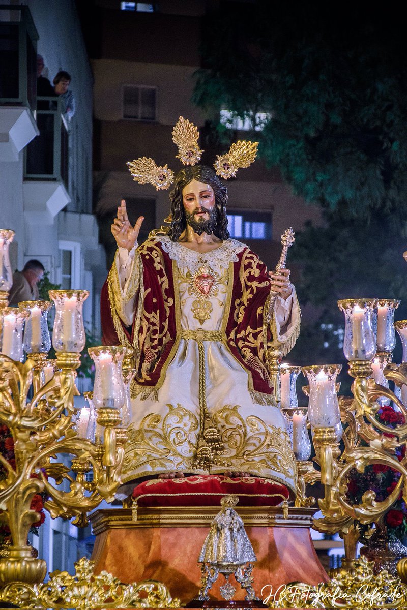 «¿Pensáis que he venido a traer paz a la tierra? No, sino división.
Porque desde ahora estarán divididos cinco en una casa: tres contra dos y dos contra tres…» (Lc 12, 51-52)

#EvangelioDelDía
#CristoReyDeLaPaz

📸 <a href="/jc_fotocofrade/">JC Fotografía Cofrade</a>