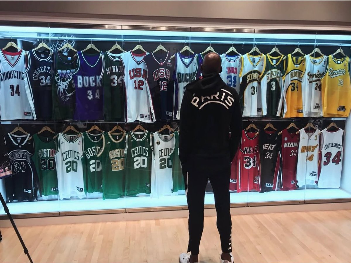 La increíble foto que ha subido Ray Allen con la colección de todas las camisetas con las que ha jugado