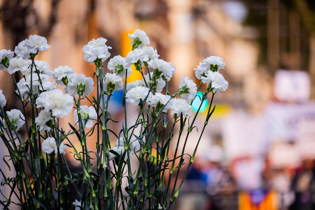 Junts per Barcelona (@junts_bcn) on Twitter photo 💐 El president del grup municipal de Junts a #Barcelona <a href="/jmartigalbis/">Jordi Martí Galbis</a> i els regidors <a href="/joanrportell/">Joan Rodríguez i Portell</a> i <a href="/arnauvivesjuan/">Arnau Vives i Juan 🇪🇺</a> assisteixen a l’acte d’homenatge a les víctimes dels atemptats del 17 d’agost de 2017. 💐 El president del grup municipal de Junts a #Barcelona <a href="/jmartigalbis/">Jordi Martí Galbis</a> i els regidors <a href="/joanrportell/">Joan Rodríguez i Portell</a> i <a href="/arnauvivesjuan/">Arnau Vives i Juan 🇪🇺</a> assisteixen a l’acte d’homenatge a les víctimes dels atemptats del 17 d’agost de 2017.