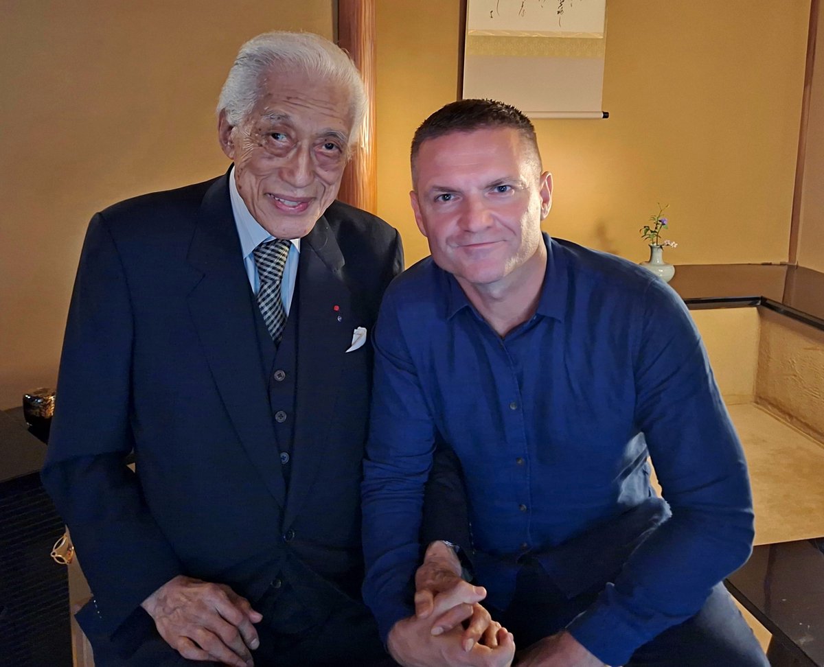 In the age of 102, Sen Genshitsu has passed away. He was the Grand Master of Urasenke, one of the most widely known schools of Japanese tea. For 70 years, he served later as a steadfast advocate of peace. Honoured to had the chance to do one of his last interviews, in 2024.