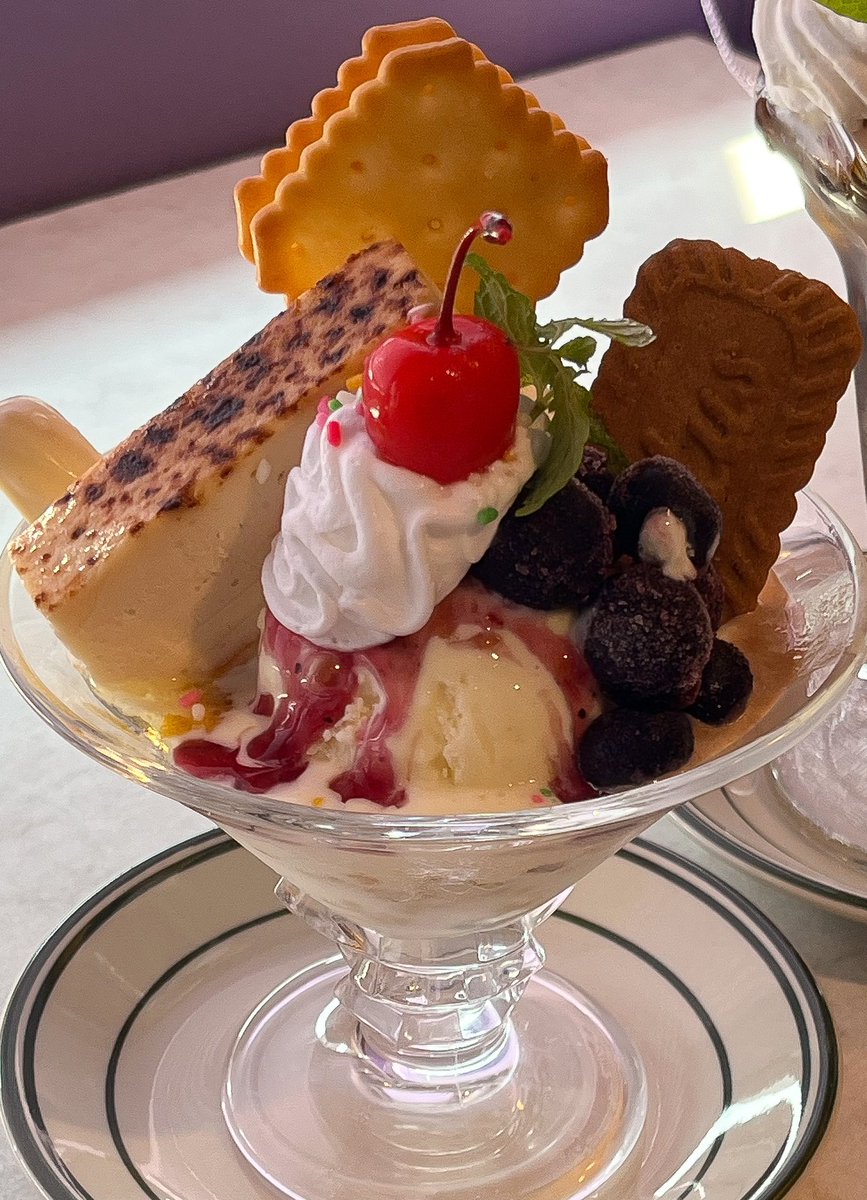 mrmrj67's tweet photo. チーズケーキパフェ美味しくない訳がない🧀🍨 https://t.co/F4lVVYAJ3I