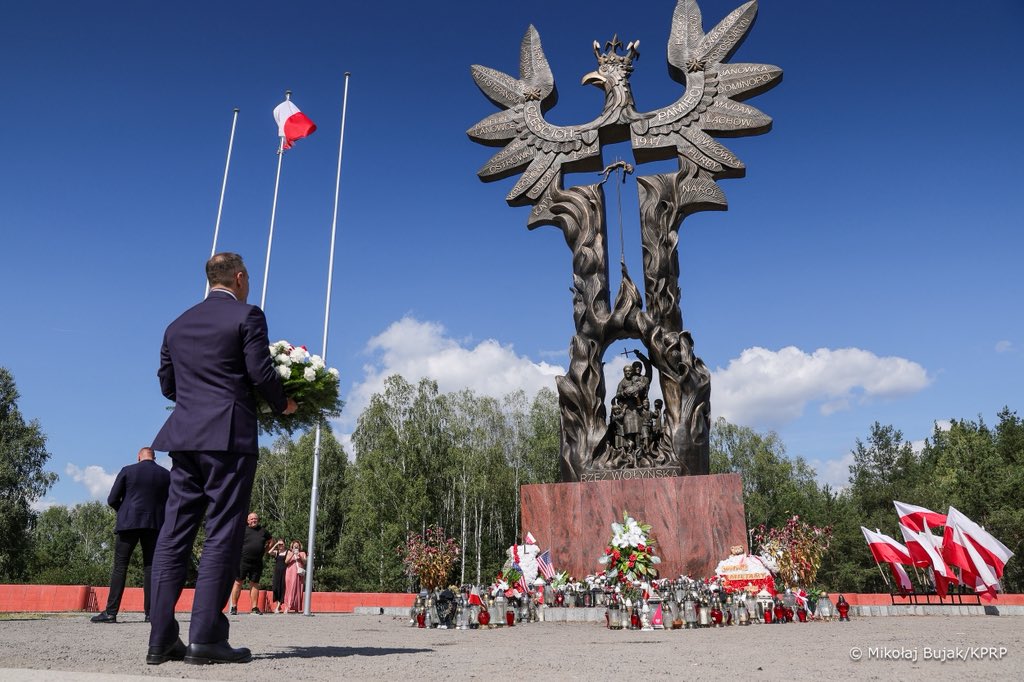 NawrockiKn's tweet photo. Naszym prawem i obowiązkiem jest pielęgnowanie pamięci o Ofiarach ludobójstwa na Wołyniu 🇵🇱 https://t.co/Dt5vYMtxH7