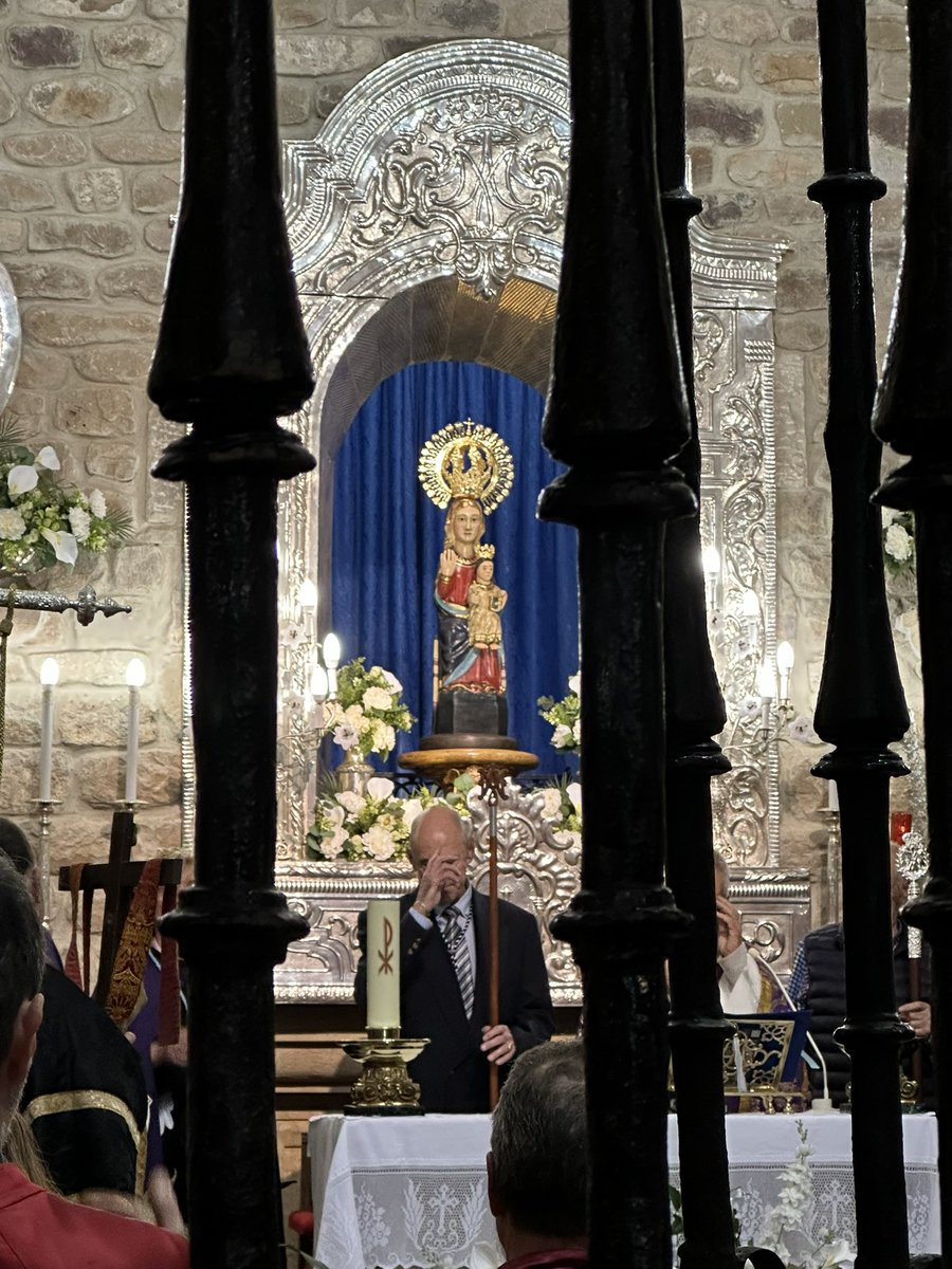 javiernoriegago's tweet photo. @lopezbreamaria ¡Muchísimas gracias, María! 😘
#Valvanuz, es la #Virgen de los Valles Pasiegos. Todos los años acudimos a #Selaya a verla y a rezarla. El 15 de Agosto o el viernes Santo, día este último en el que realizamos un pequeño Vía Crucis hasta el Santuario de la Virgen.
#MuyRecomendable https://t.co/fiVBJUyvsv