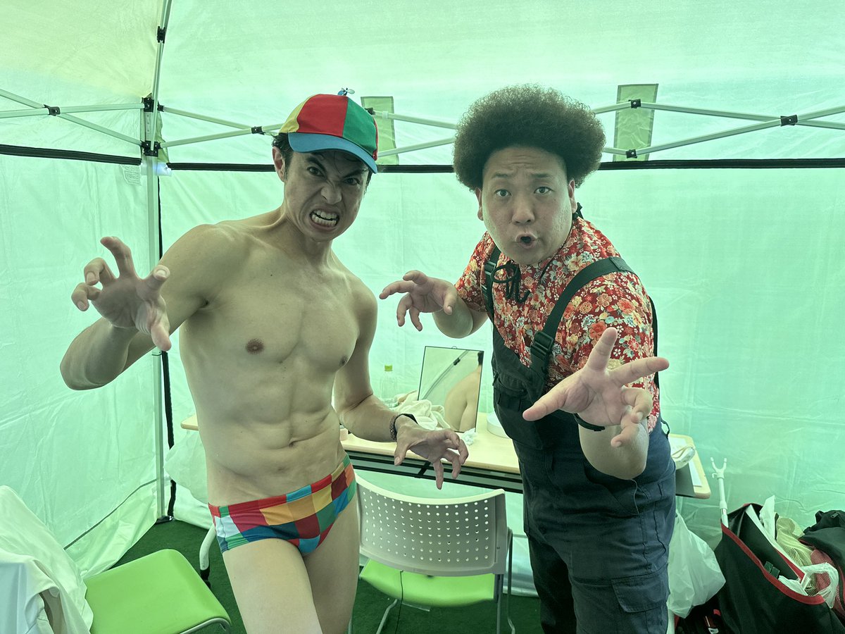 MCは赤丸！前説でものすごい盛り上げてくれるので私もものすごい盛り上げます。
マザーテレサとマーライオン！