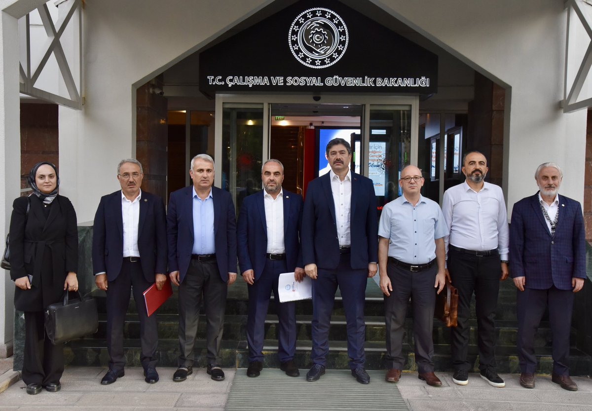 Genel Yetkili Sendika 
Bem-Bir-Sen olarak
8. Dönem Toplu Sözleşme sürecinde Kamu İşveren Heyeti ile 

Yerel Yönetimler Hizmet Kolumuza İlişkin Toplu Sözleşme Tekliflerimizin
Müzakerelerinde
3.Toplantımızı gerçekleştirdik.

#TopluSözleşme  
#MemurİşBırakıyor