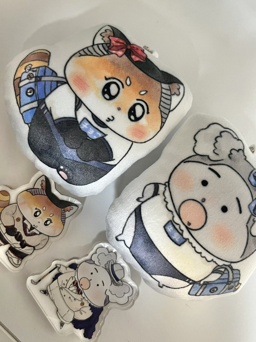 진짜…귀여워…죽음…🥹
진짜로…🧡🩶
우성ㅇ이 발바닥….환장
이명헌 팬티 대환장.