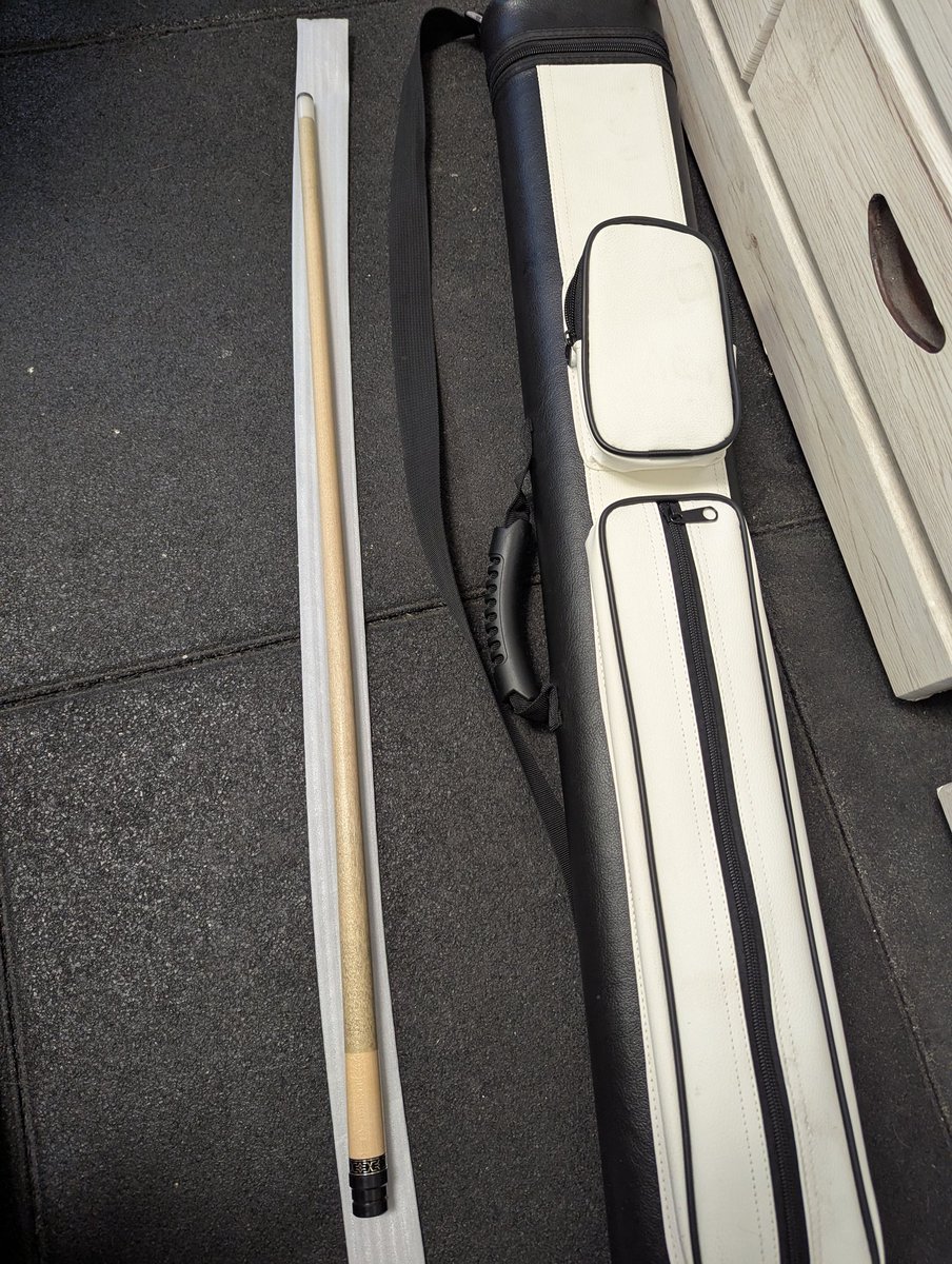 參加一場唱歌局竟然被推友安麗了一支前截，要換掉陪我快20年的戰友了嗎😂