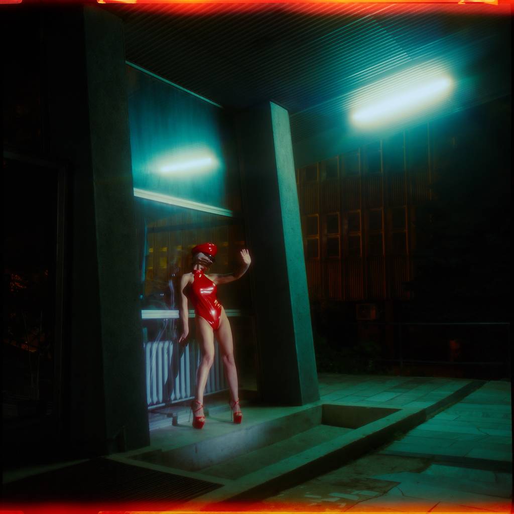 artlimitednet's tweet image. Night Watch by Łukasz Spychała artlimited.net/koneser_fotogr…
#grading #filmphotography #color #negative #people #film #square #illusion #portrait #mediumformat #blue #night #model #single #photography #push #fineart #vintage #pride #modelo #women #shadow #eroticism #haze #female…
