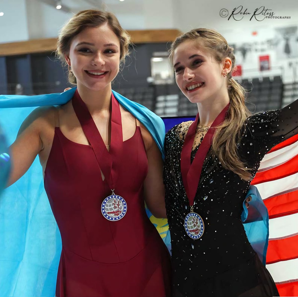 More of Sofia Samodelkina and Isabeau Levito at the Cranberry Cup Medal Ceremony!🥹✨️

📸: Robin Ritoss / figureskatersonline