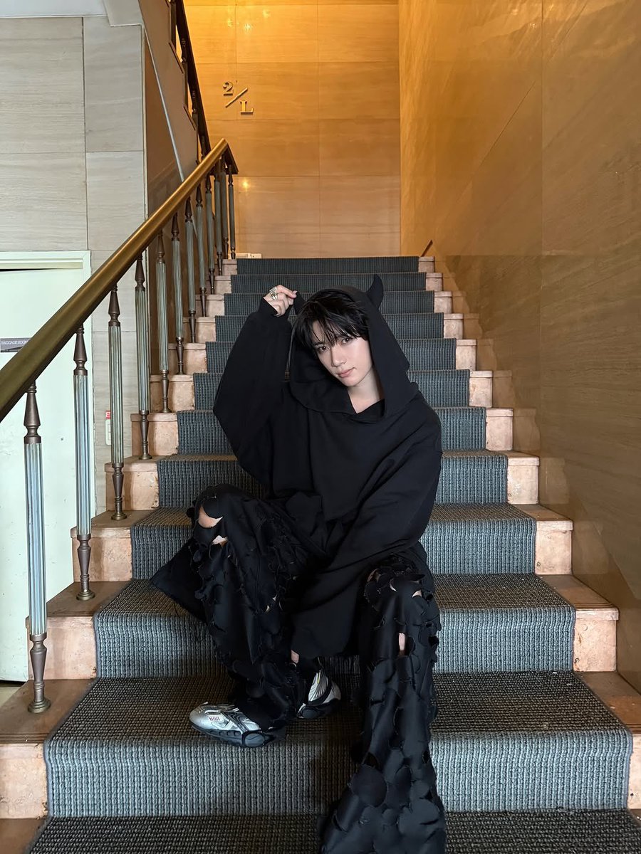 범규가 이런옷 입었을때 나오는 까리함을
나는 너무 좋아함