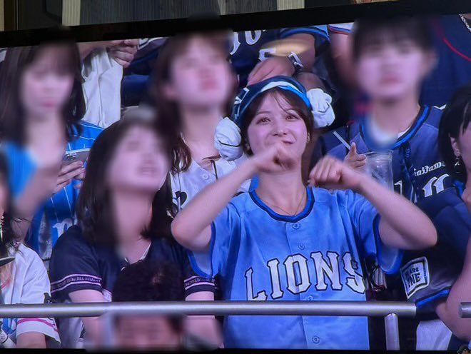 sayaka___y__'s tweet photo. なんだか中継で抜かれてたみたいで気まぐれロマンティック踊ってたのバレてた🙂 https://t.co/kDqWGfsexP