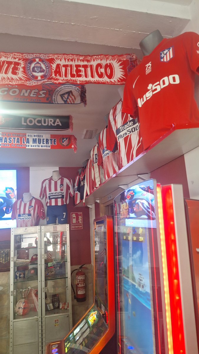 Peque Only Beer, otra caña por favor (@pequeonlybeer) on Twitter photo Hoy juega el <a href="/Atleti/">Atlético de Madrid</a> y vosotros tan tranquilos. No podré verlo en la <a href="/AtmBenidorm/">Peña Atlética Benidorm Antonio López</a> , pero no quita tomarme una cervecita hoy a mediodía. Muy aconsejable para atléticos 🍻😊🔴⚪️ Hoy juega el <a href="/Atleti/">Atlético de Madrid</a> y vosotros tan tranquilos. No podré verlo en la <a href="/AtmBenidorm/">Peña Atlética Benidorm Antonio López</a> , pero no quita tomarme una cervecita hoy a mediodía. Muy aconsejable para atléticos 🍻😊🔴⚪️