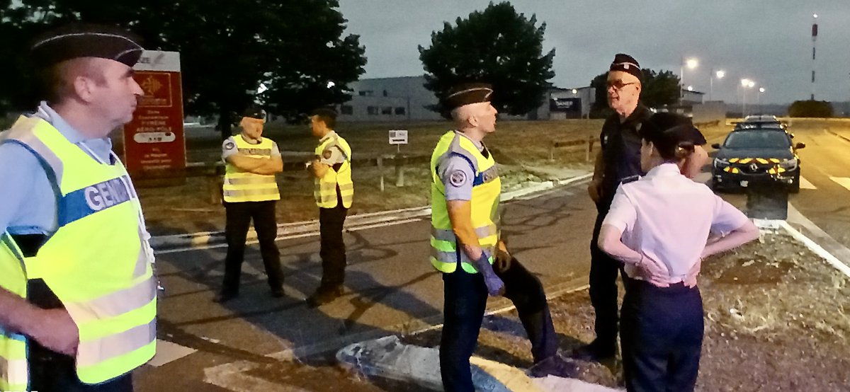 Prefet65's tweet photo. #VotreSécurité| Aurore FRANCIUS-SMITH, #SPAG65et Sophie MIEGEVILLE, #DC65, étaient aux côtés de la @PoliceNat65, du #GGD65, des renforts de la #CRS11 et #CRS13,et de la #PMde Lourdes afin d’encadrer l’arrivée des gens du voyage à l’occasion de leur pèlerinage annuel. https://t.co/t3Y38Bbev9