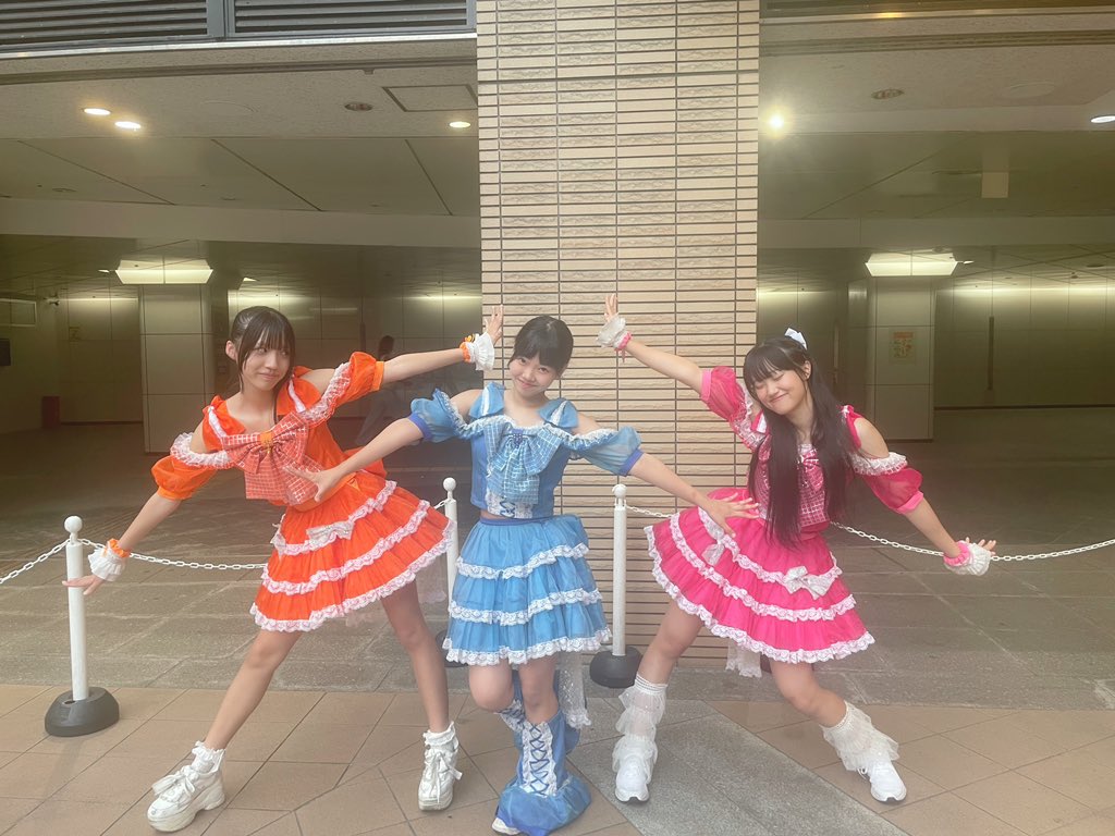 TwinkleTroupe's tweet image. 本日は【KAGAYAKI FES mini #55】
暑い中でしたが、ありがとうございました🎡

∴∵∴ ୨୧ ∴∵∴ ୨୧ ∴∵∴ ୨୧ ∴∵∴
🧡Twinkle Magic
🩷狼と赤ずきん
💙マジで最強うるるんビーム
∴∵∴ ୨୧ ∴∵∴ ୨୧ ∴∵∴ ୨୧ ∴∵∴

 #TwinkleTroupe  

※💜芹沢愛桜は欠席となります