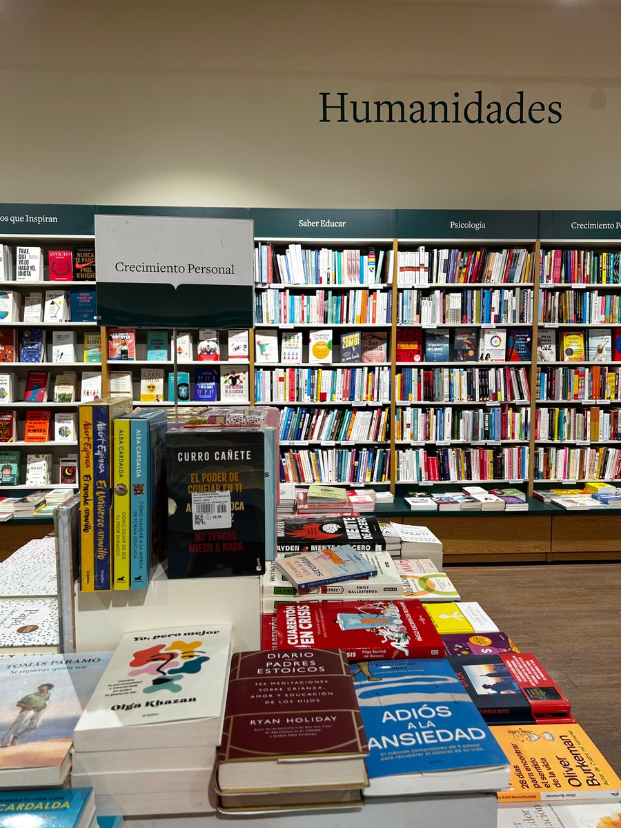 Si te dieran 10 segundos para escoger un libro de esta sección de Humanidades y Crecimiento Personal...¿cuál escogerías y por qué? 👇👀