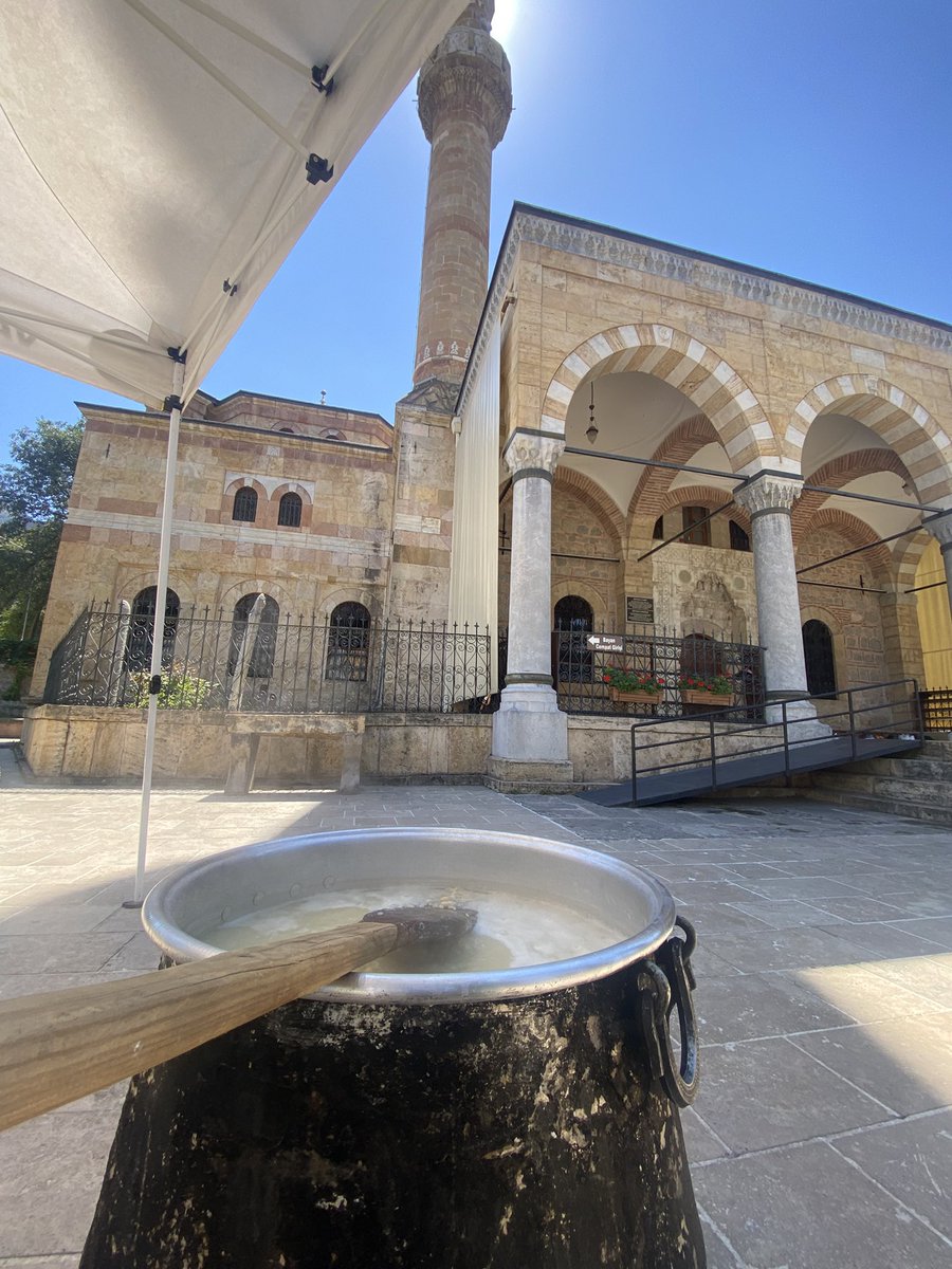 Kerbela Şehitleri, İmam Hasan (as) ve Amasya Erenleri ruhuna Safer aşımız
Seyyid Mir Hamza Nigari Hazretleri türbesi önünde kaynıyor.