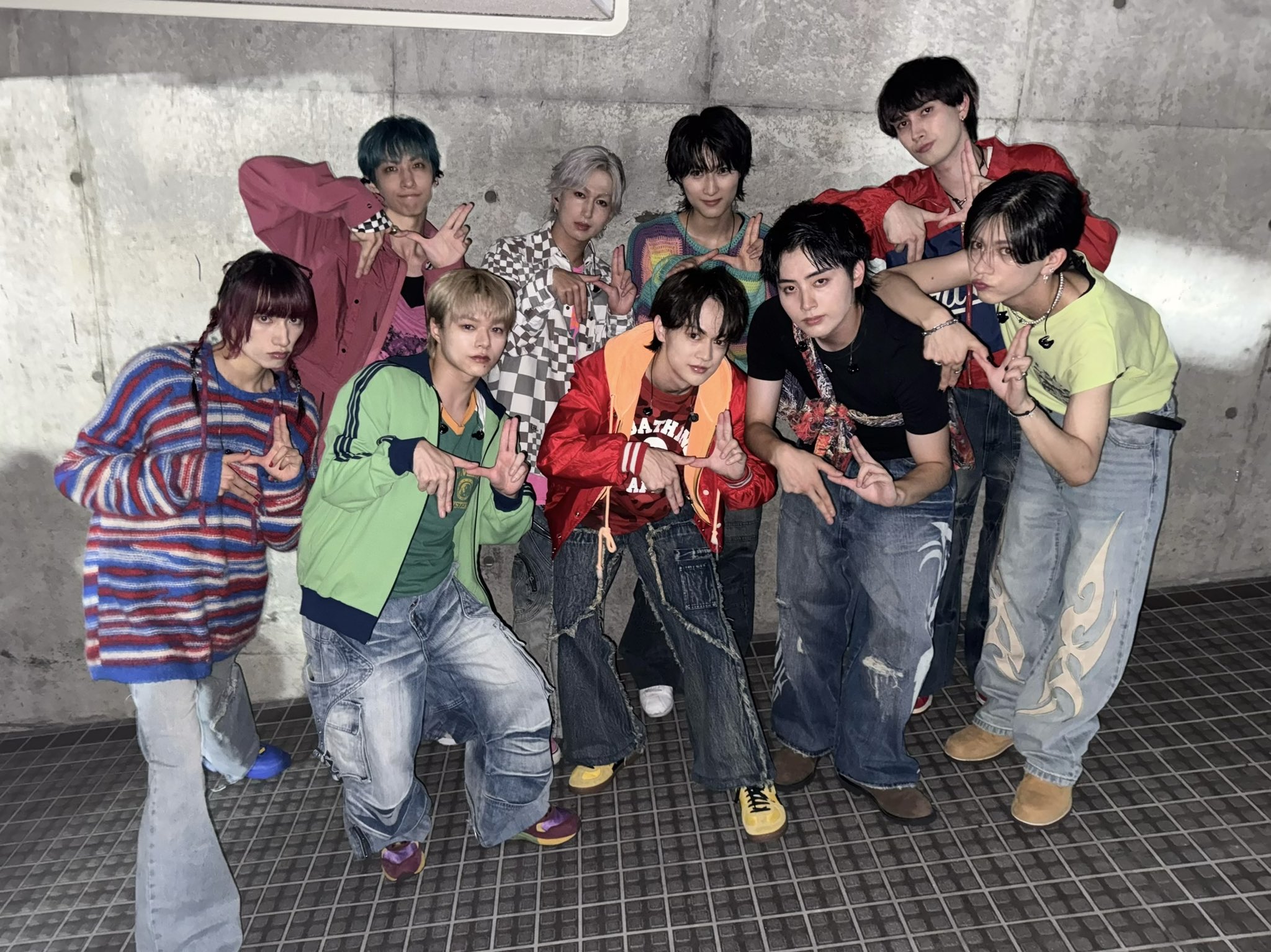 SHINeeBeyond LIVE - : N.G.D.A トレーナー SUPER☆DRAGON on X: 