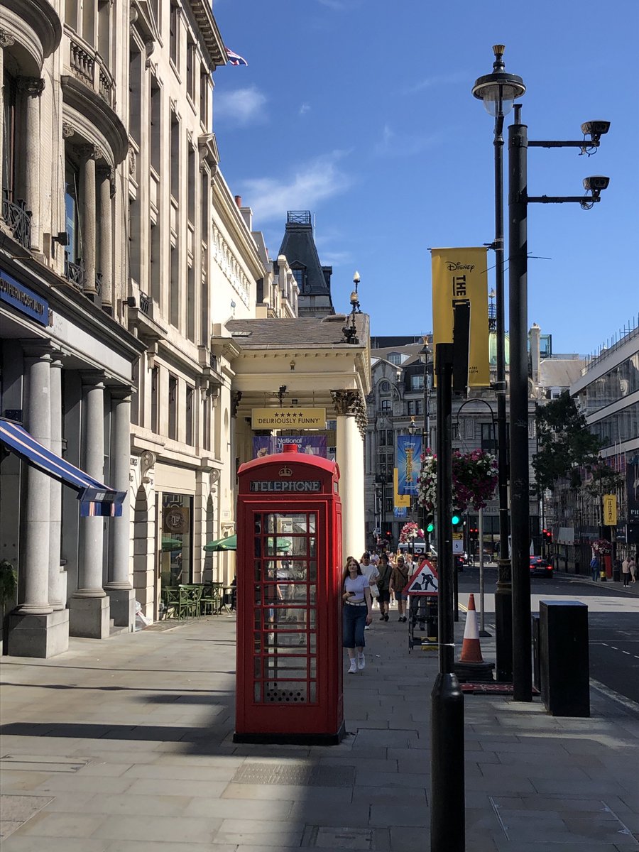 여러분 잘 지내셨나요
저는 여름 내내 유럽 방방곡곡을 돌아다니다 。。。돌아왔어요