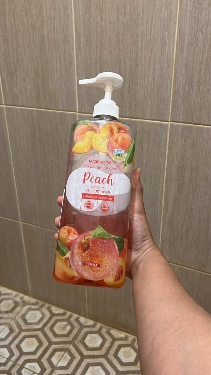 littlenotti's tweet photo. @womanfeeds_id Best sabun ini 35 ribuan seliter buat sendiri bisa sampe 3 bulan, kalau ada promo bisa 100k dapet 4👍🏼 wanginya pun enak banyak varian aroma🫶🏼 https://t.co/jj9DkMTV8N