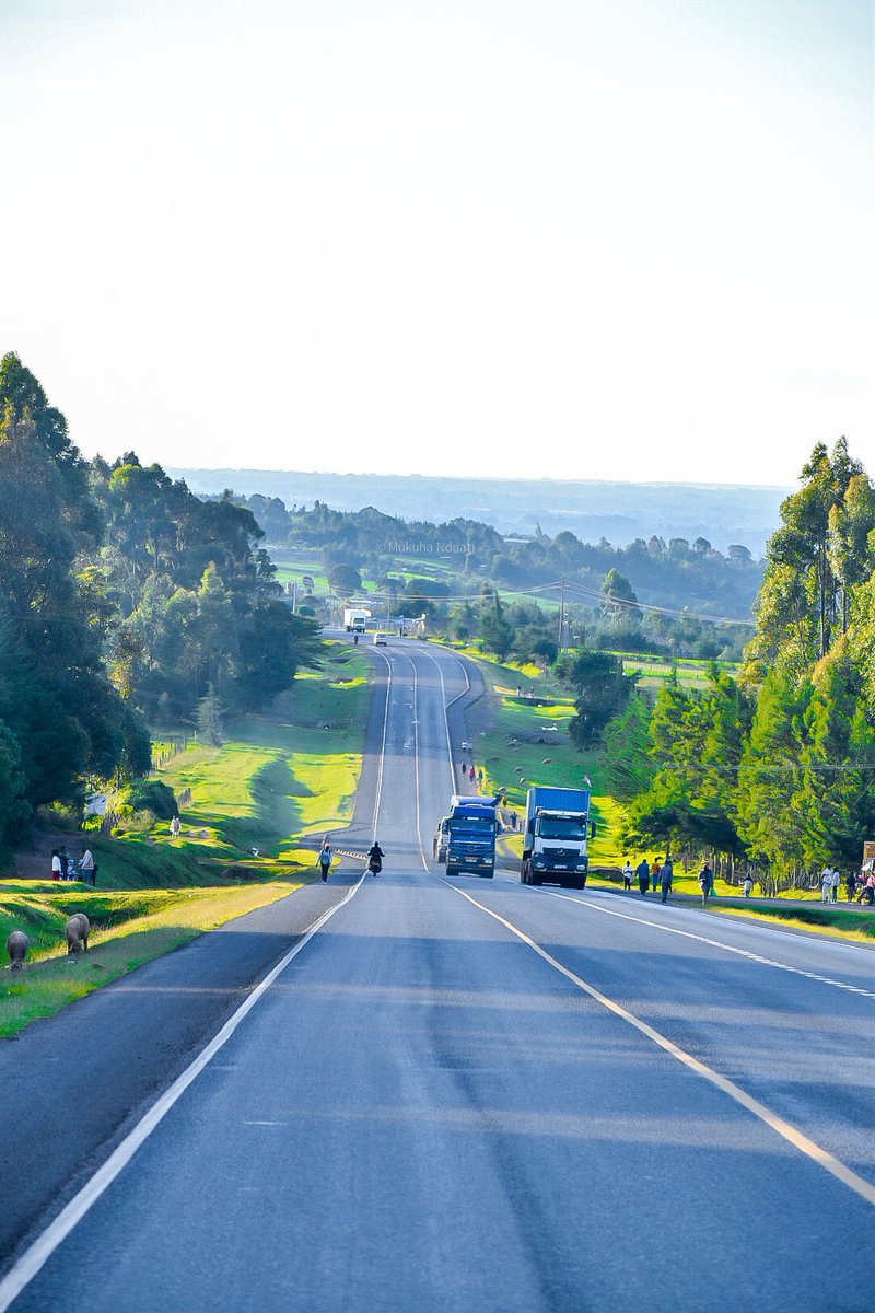 LochaMark's tweet photo. Greetings Kenya the home marathoners champions,
🌄🌄🌄 https://t.co/8SZjcG4r0a