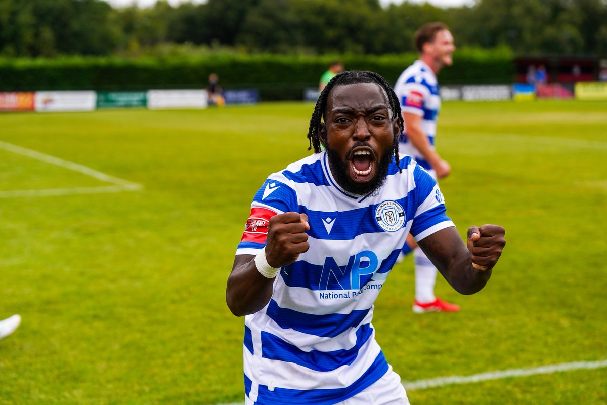 These pictures of <a href="/MaldonTiptreeFC/">Maldon & Tiptree FC</a> celebrating their late winner in the #EmiratesFACup preliminary round yesterday 💙🤍