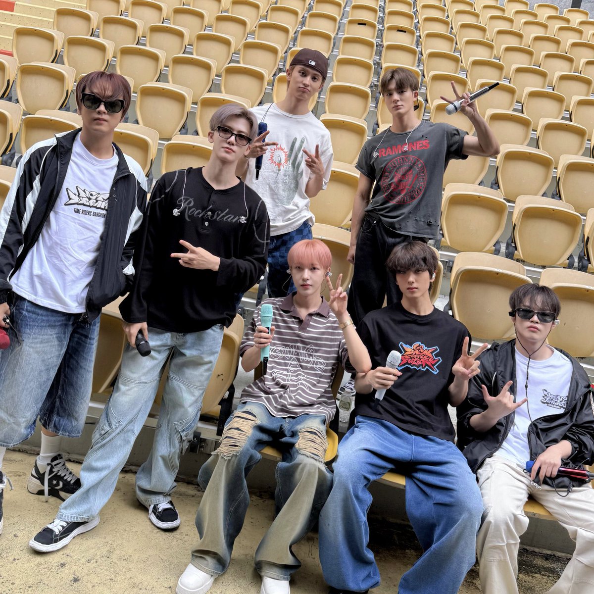หนึ่งในไมค์ที่พัง คือไมค์ชมพูแจมมี่หรอ ไม่น้าาาาาาา 😭😭😭😭😭😭😭