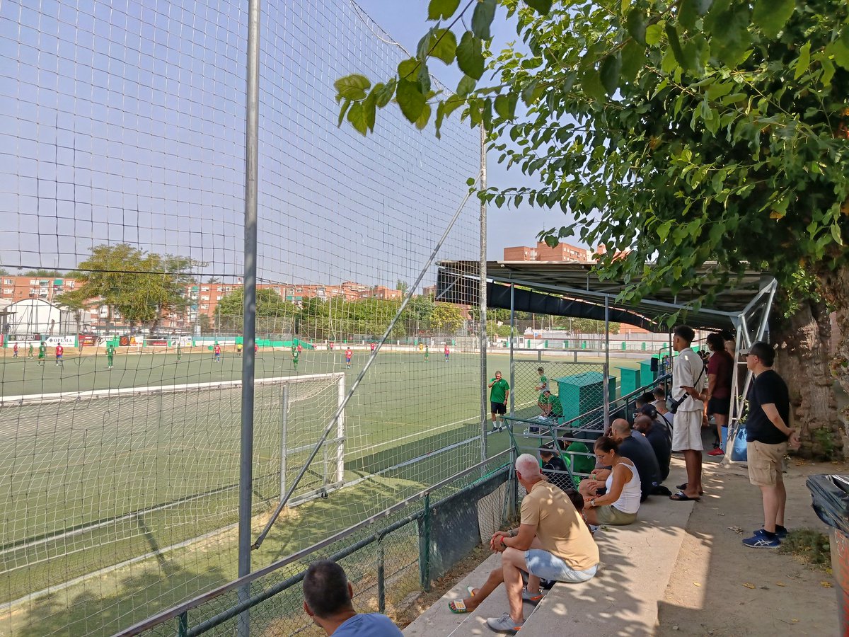 Botti playing 50mins with 10. You don't wana do that when it's already 30°+ before noon 😃💚🤷🏻‍♂️