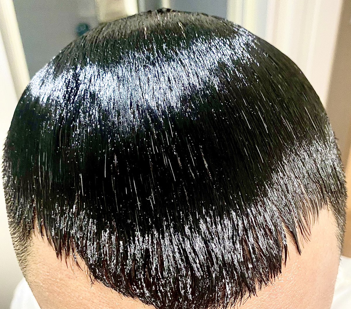 イージーパーマあててみたが、自分にはあんまりにわなかったなぁ。
ただ塊感と艶感は半端ない