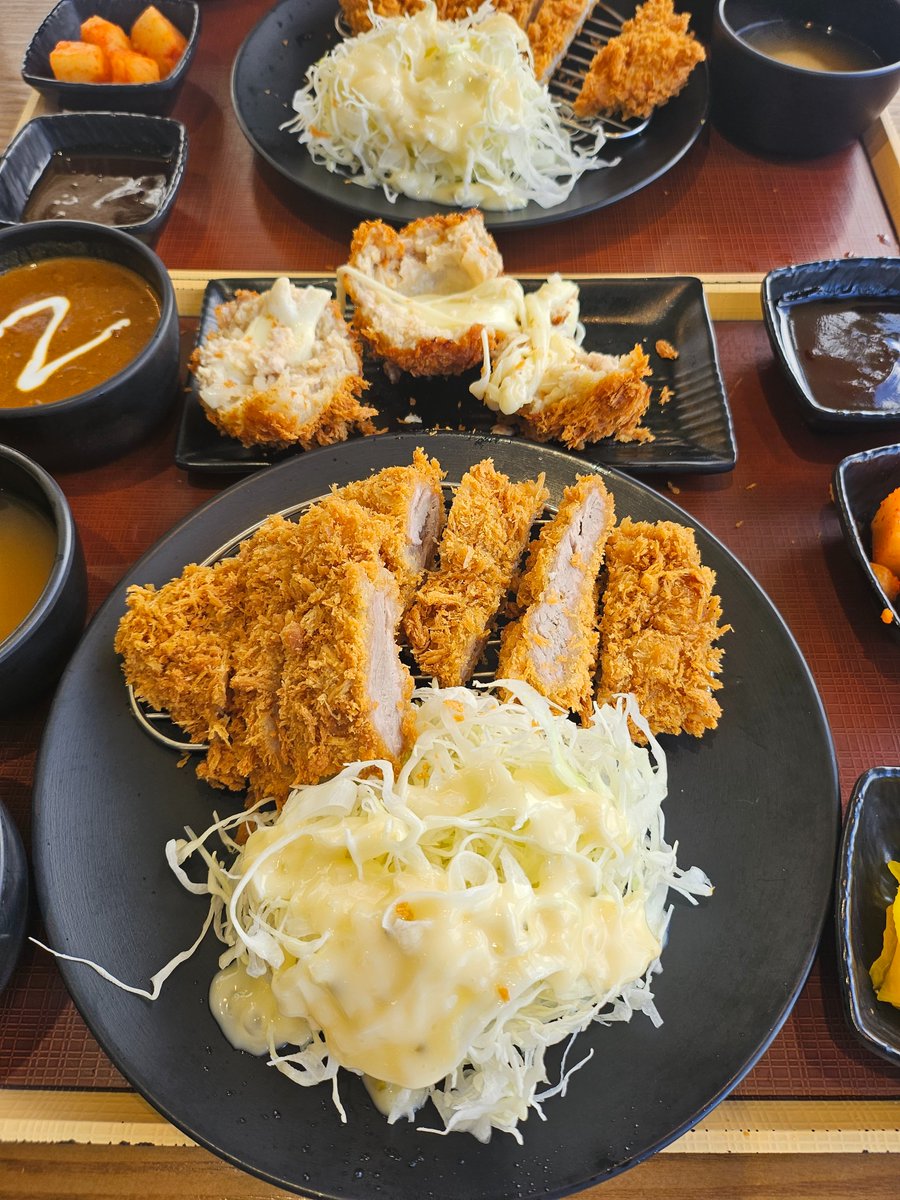 dnwl3255's tweet photo. 당일치기 제주도
연돈 웨이팅 미쳤어~~ https://t.co/ZWKkFogUPU