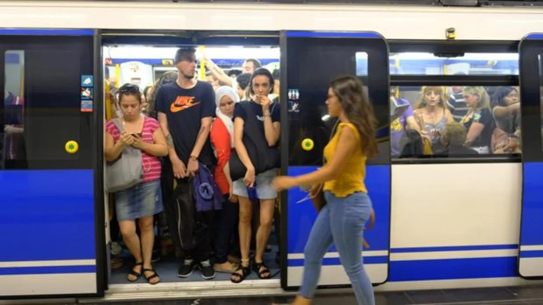 España es una anomalía en Europa. Somos de los pocos países sin una ley estatal que garantice una financiación estable para el transporte público. Esto es una decisión política con consecuencias graves: servicios que dependen del regateo político anual.

Sigo 🧵