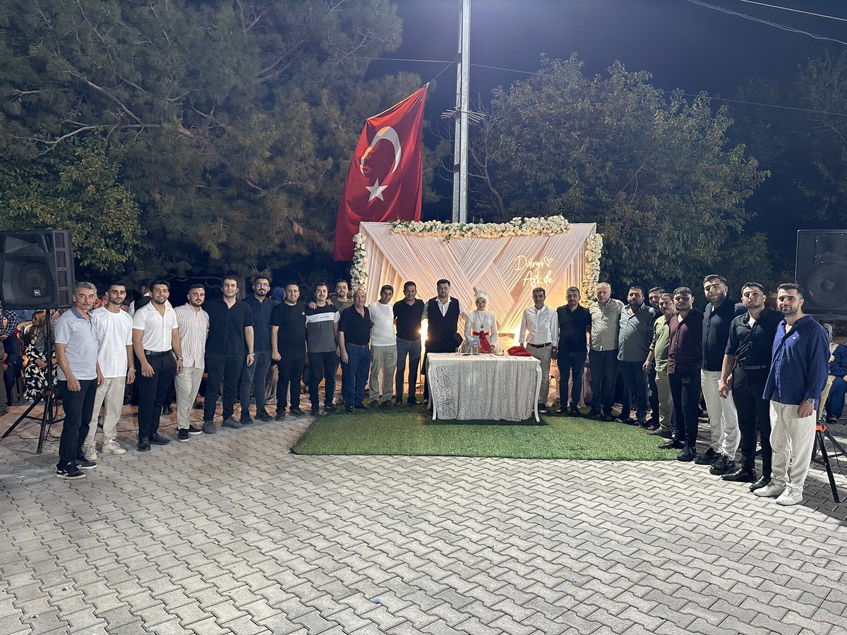 İsdemir Kangal Haddane çalışanı Kemal ÖZCAN,Çelikhane çalışanı İbrahim Emirhan AK ve Su tesisleri müdürlüğü çalışanı Fatma Nur AK ‘ın düğün merasimlerine şube yönetim  kurulumuz ve işyeri temsilcilerimizle katıldık.Genç çiftlerimize iki cihanda saadetler dilerim.