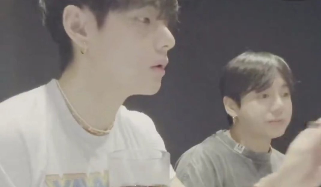 • taekook • tweet media