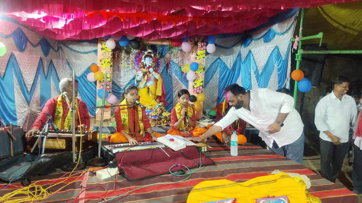 mlanuapada's tweet photo. Shri Jay Dholakia, Representative MLA, Nuapada and Chairperson, Kanchanben Rasiklal Dholakia Charitable Trust, Khariar Road attended Janmasthami Puja at Dumerdihi of Khariar Road NAC. https://t.co/IbnpDS1UHI