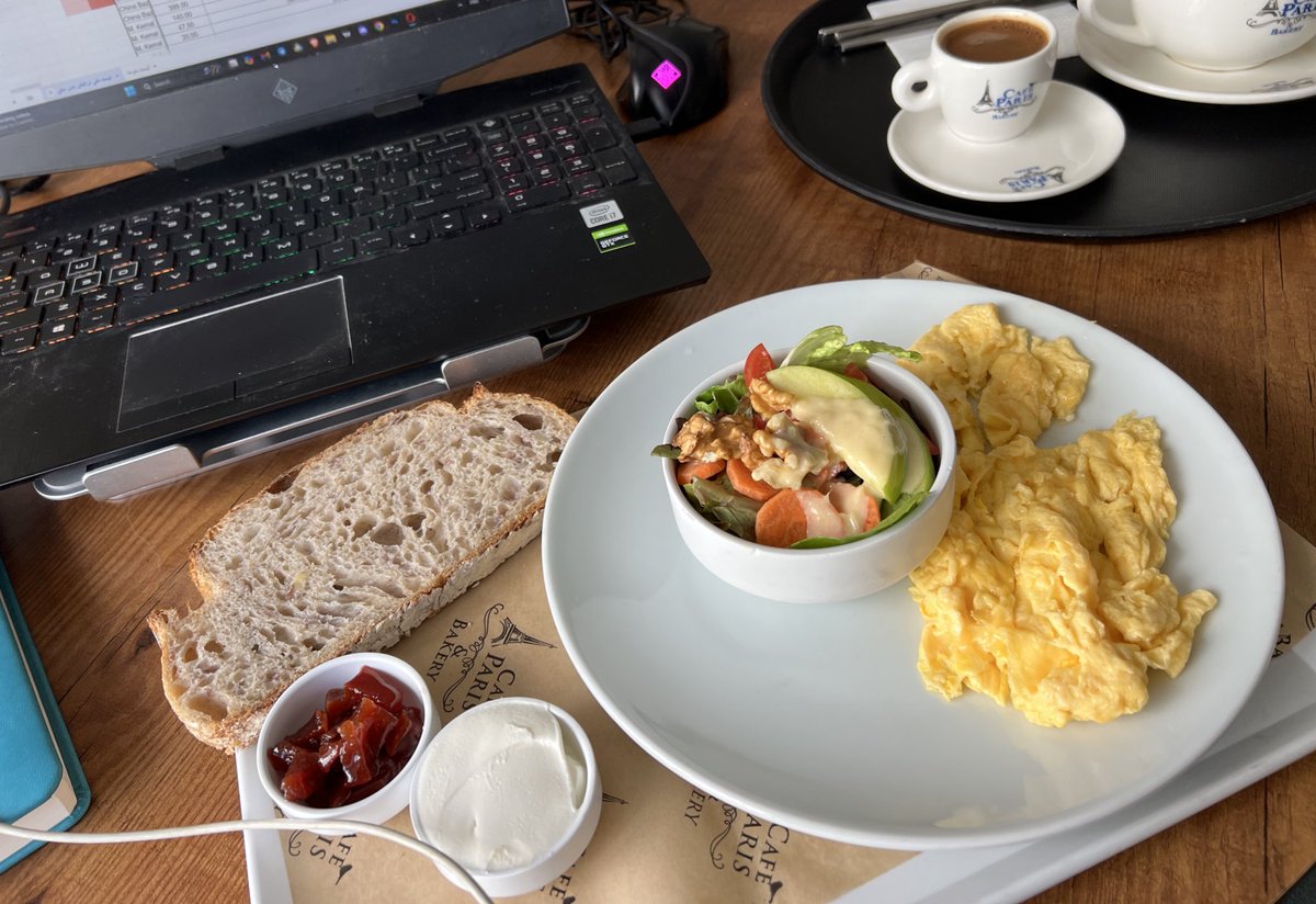 GM CT ☕️

Why work from home when you can have a new office every day?