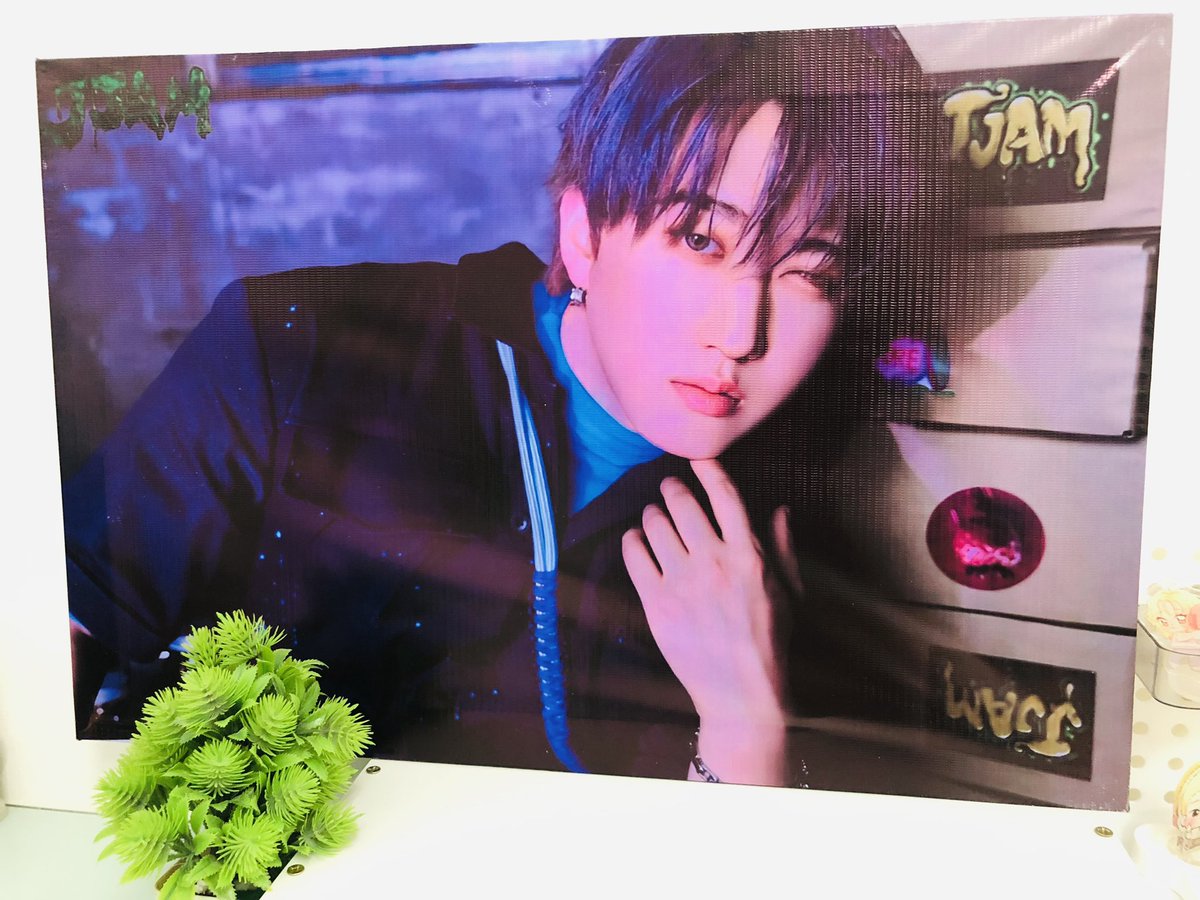 _27twenty's tweet photo. ได้รับของจากกิจกรรม เปิดมาคือกรี๊ดเสียงดังมาก พี่บิ้นหล่อมากกกกก กอว ก็น่ารักสุดๆ ขอบคุณสำหรับกิจกรรมที่มีให้ร่วมสนุกนะคะ ชอบมากดีใจมากๆ เลยค่ะ  🐰💕💖#Changbin26thBinnieUltra https://t.co/Kum7gW83Dj