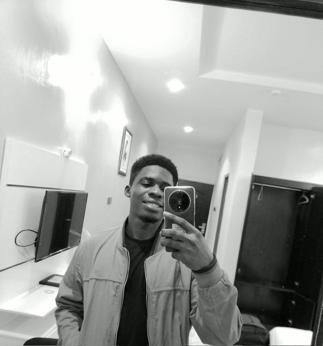 It was a great time in Enugu...my first actually 😅

A big shout out to all the sponsors and organizers of this event  <a href="/Eth_Enugu/">Eth Enugu || 042 & SE Onchain</a> <a href="/kevin_chibuoyim/">Kevin | Ezemmuo Blockchain</a> and everyone.
T'was great seeing you in person as well <a href="/SantiagoDevRel/">Santiago | Lisk</a>

It was definitely worth it 💯
Back to base ✈️