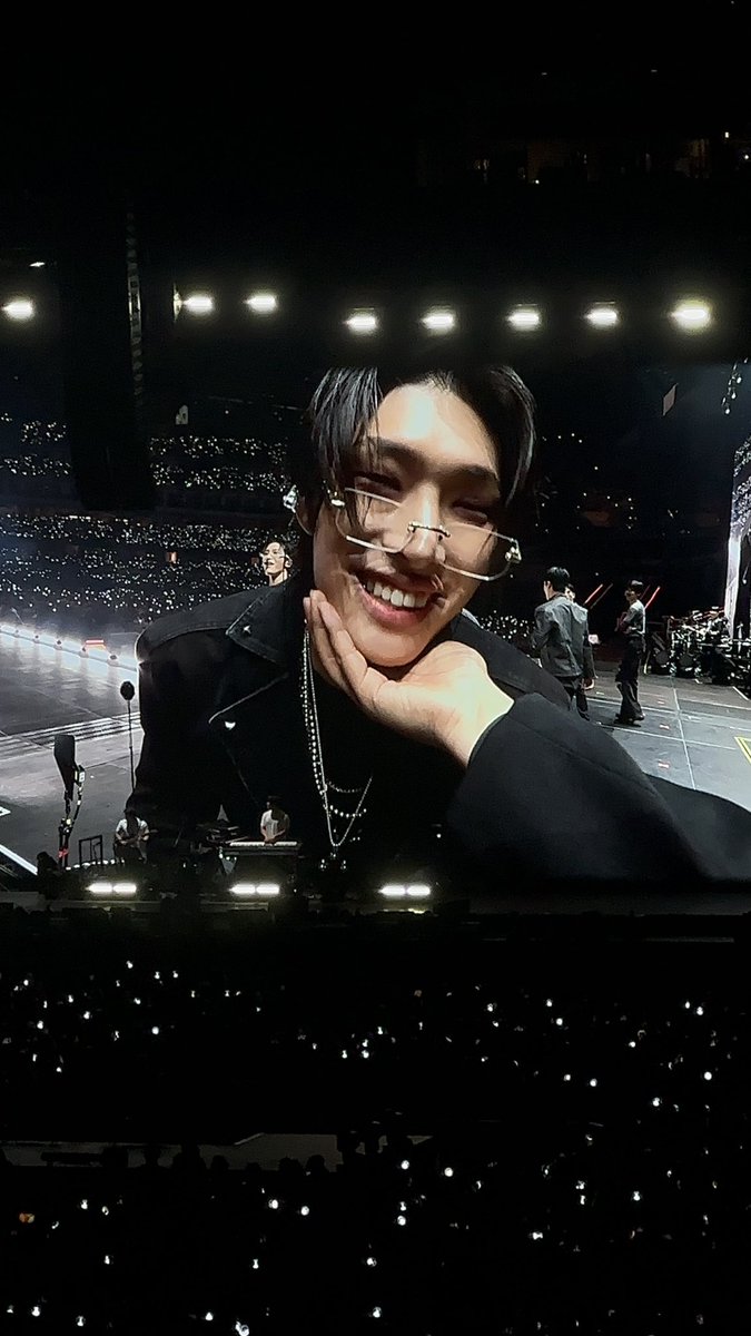 dankknee's tweet photo. my men are so fiNEEEE 
#ATEEZinArlington https://t.co/V0uJr7RHqM