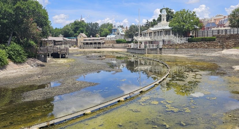 Michael (@mtardi32) on Twitter photo The state of <a href="/Disney/">Disney</a>. From magic to tragic.
#SaveSplashMountain <a href="/Disneyland/">Disneyland Resort</a> <a href="/WaltDisneyCo/">The Walt Disney Company</a> <a href="/WaltDisneyWorld/">Walt Disney World</a> <a href="/DisneyParks/">Disney Parks</a> <a href="/RobertIger/">Robert Iger</a> <a href="/elonmusk/">Elon Musk</a> The state of <a href="/Disney/">Disney</a>. From magic to tragic.
#SaveSplashMountain <a href="/Disneyland/">Disneyland Resort</a> <a href="/WaltDisneyCo/">The Walt Disney Company</a> <a href="/WaltDisneyWorld/">Walt Disney World</a> <a href="/DisneyParks/">Disney Parks</a> <a href="/RobertIger/">Robert Iger</a> <a href="/elonmusk/">Elon Musk</a>