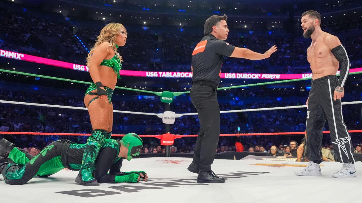 Siente mi calor. 𐀔 NOT @lolavicewwe. (@myfistdontlie) on Twitter photo I came and did what I do best, que está pateando traseros mientras lo sacude, y <a href="/SuccumbToSin/">Backstabber Bálor. ❅ NOT @FinnBalor.</a>, you may be a demon but you’ll never compare Al señor Iguana. 😏
#Triplemania I came and did what I do best, que está pateando traseros mientras lo sacude, y <a href="/SuccumbToSin/">Backstabber Bálor. ❅ NOT @FinnBalor.</a>, you may be a demon but you’ll never compare Al señor Iguana. 😏
#Triplemania