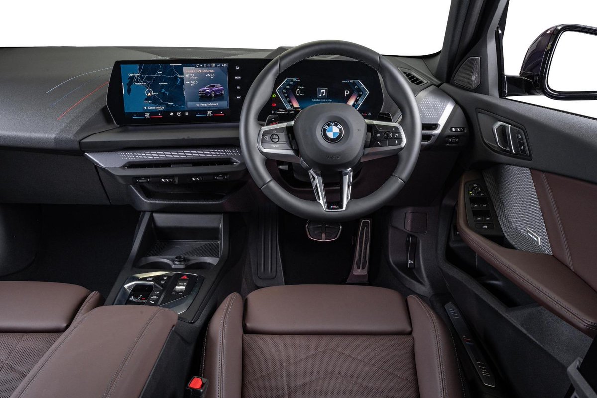 AutoTraderSA's tweet image. We drive BMW's updated #1Series. Is this plum crazy purple #hatchback worthy of owning in 2025? 💜 bit.ly/BMW118MSport20…