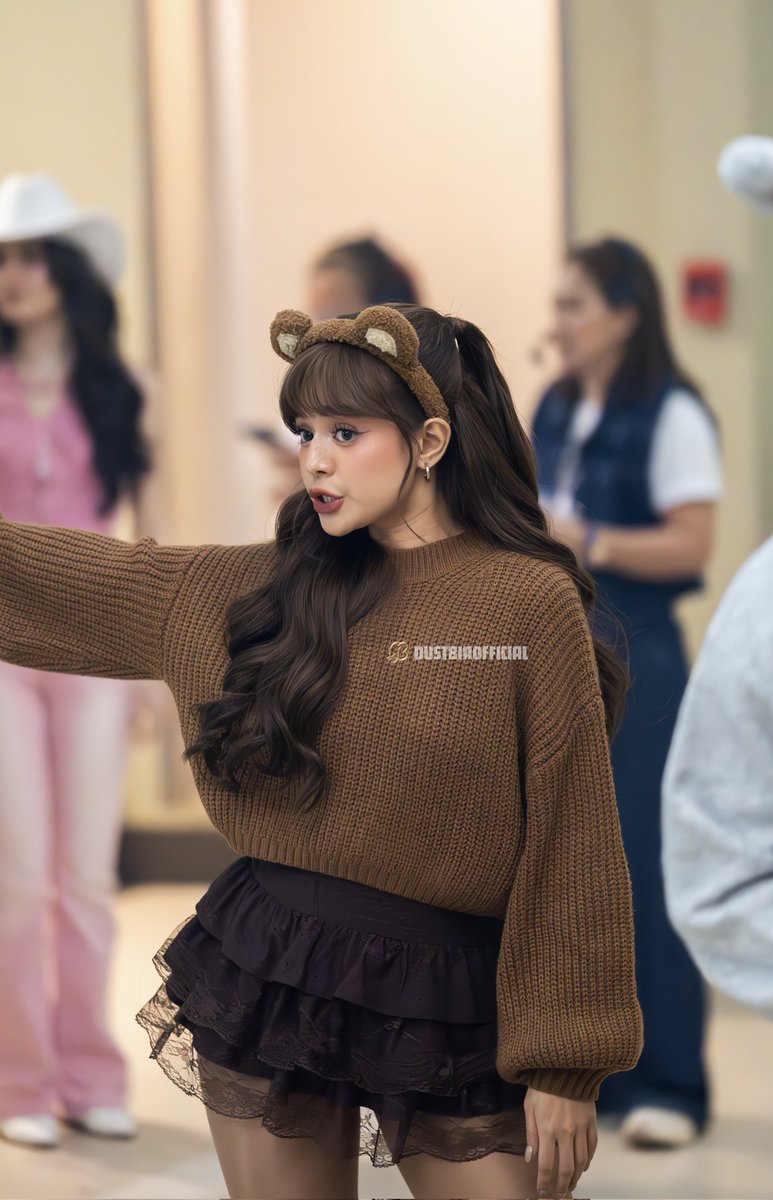 dusbiofc's tweet image. 𝐒𝐀𝐒𝐒𝐘 𝐉𝐄𝐑𝐑𝐘 𝐈𝐒 𝐀𝐓 𝐊𝐂𝐂 𝐆𝐄𝐍𝐒𝐀𝐍!

Cheffies from General Santos, are you ready? Our Sassy Unica Hija, 𝗕𝗶𝗮𝗻𝗰𝗮, will be at the 𝗞𝗖𝗖 𝗖𝗼𝗻𝘃𝗲𝗻𝘁𝗶𝗼𝗻 𝗮𝗻𝗱 𝗘𝘃𝗲𝗻𝘁𝘀 𝗖𝗲𝗻𝘁𝗲𝗿 with the other Kapamilya ex-housemates. Catch her pretty face and…